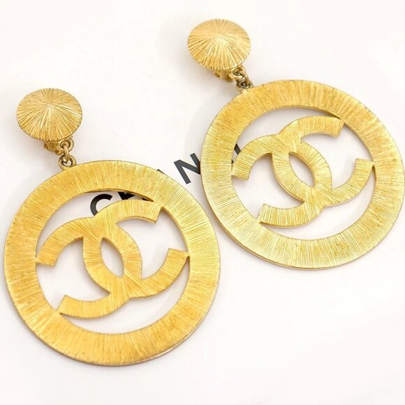 CHANEL CC Logos Sunburst Hoop Dangle Clips Earrings Gold Tone 27 w/Box Auth - Picture 1 of 5